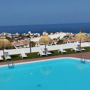 https://apartment-island-paradise.adeje-hotels.com